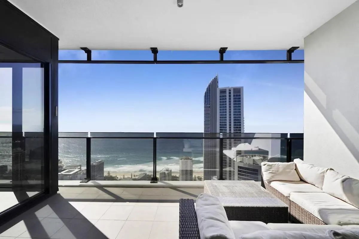 Level 47 Sky High 2Br Ocean View Apartment 골드코스트