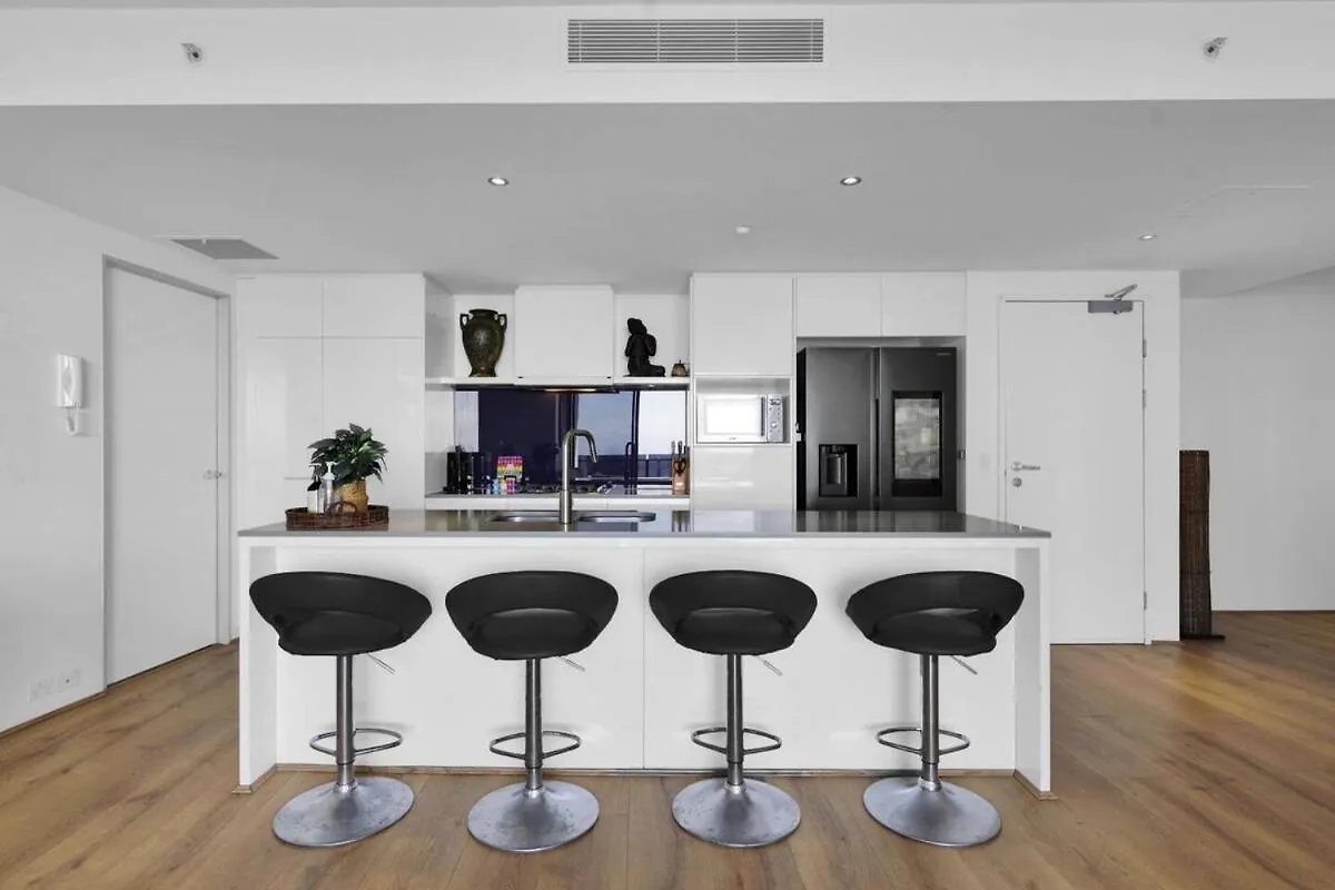 Level 47 Sky High 2Br Ocean View Apartment 골드코스트